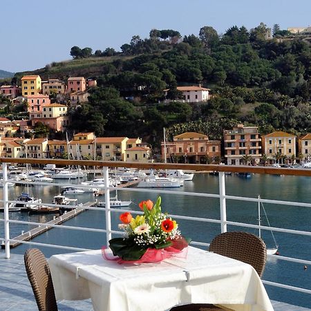 Hotel Plaza Porto Azzurro Exteriér fotografie