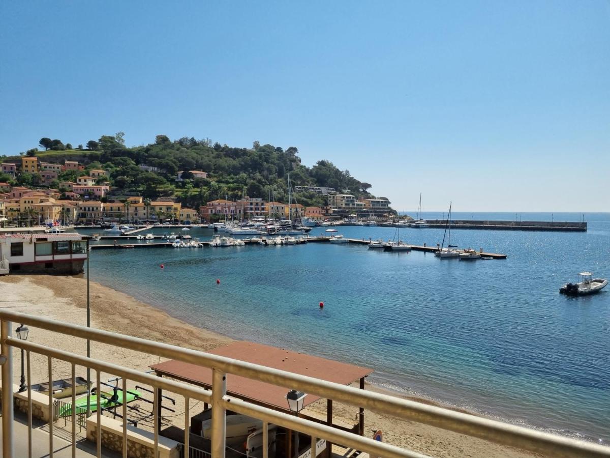 Hotel Plaza Porto Azzurro Exteriér fotografie