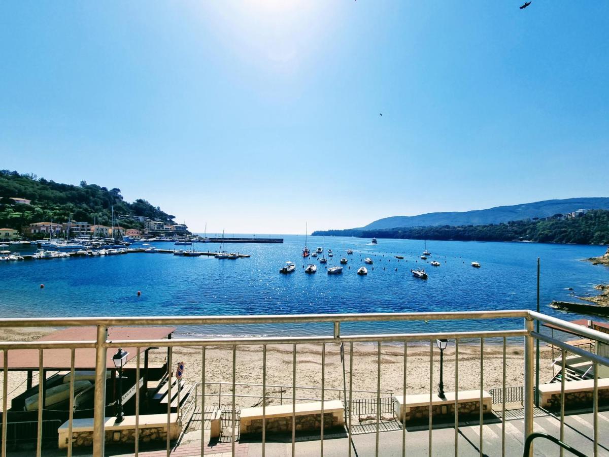 Hotel Plaza Porto Azzurro Exteriér fotografie