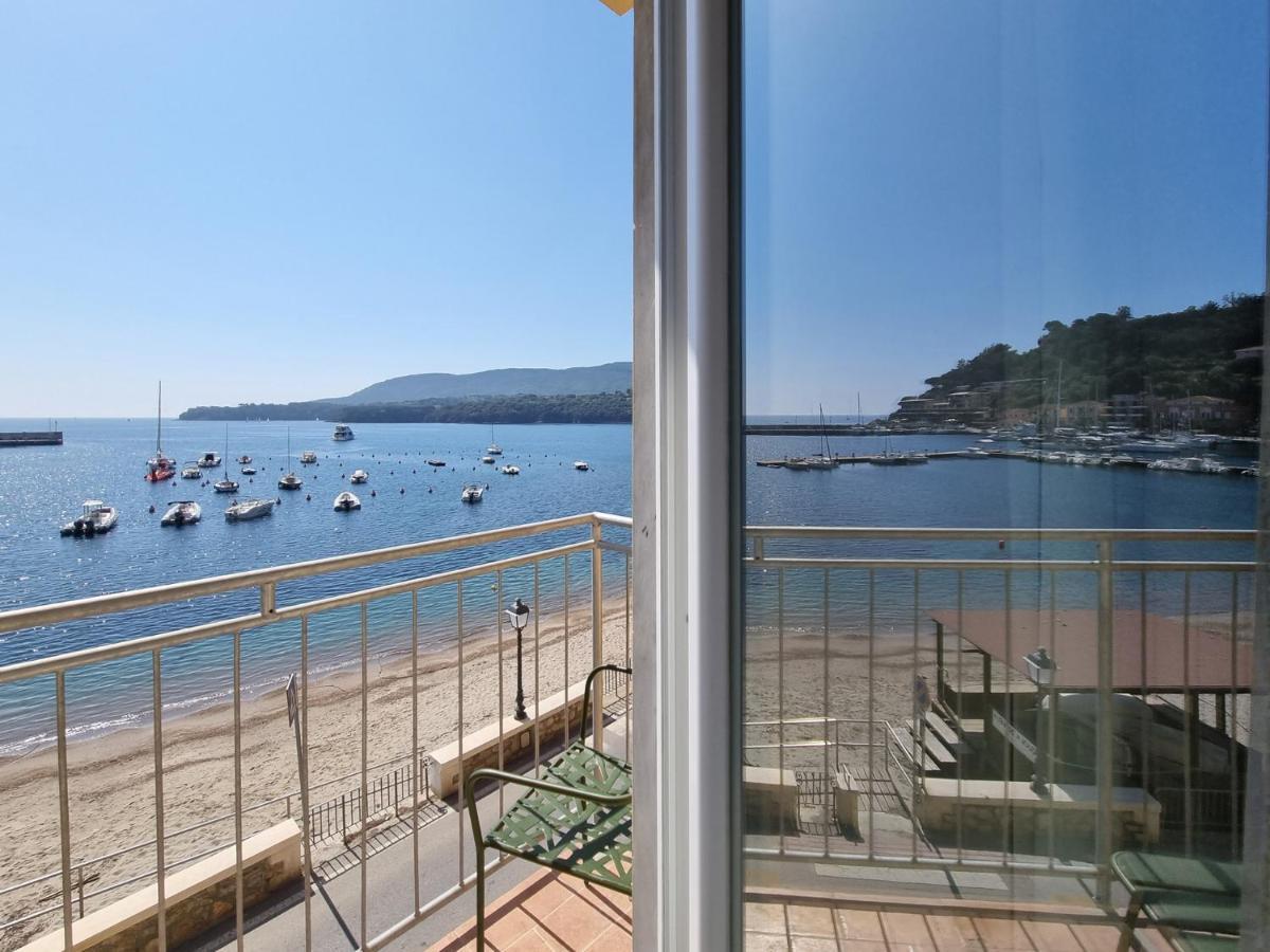 Hotel Plaza Porto Azzurro Exteriér fotografie