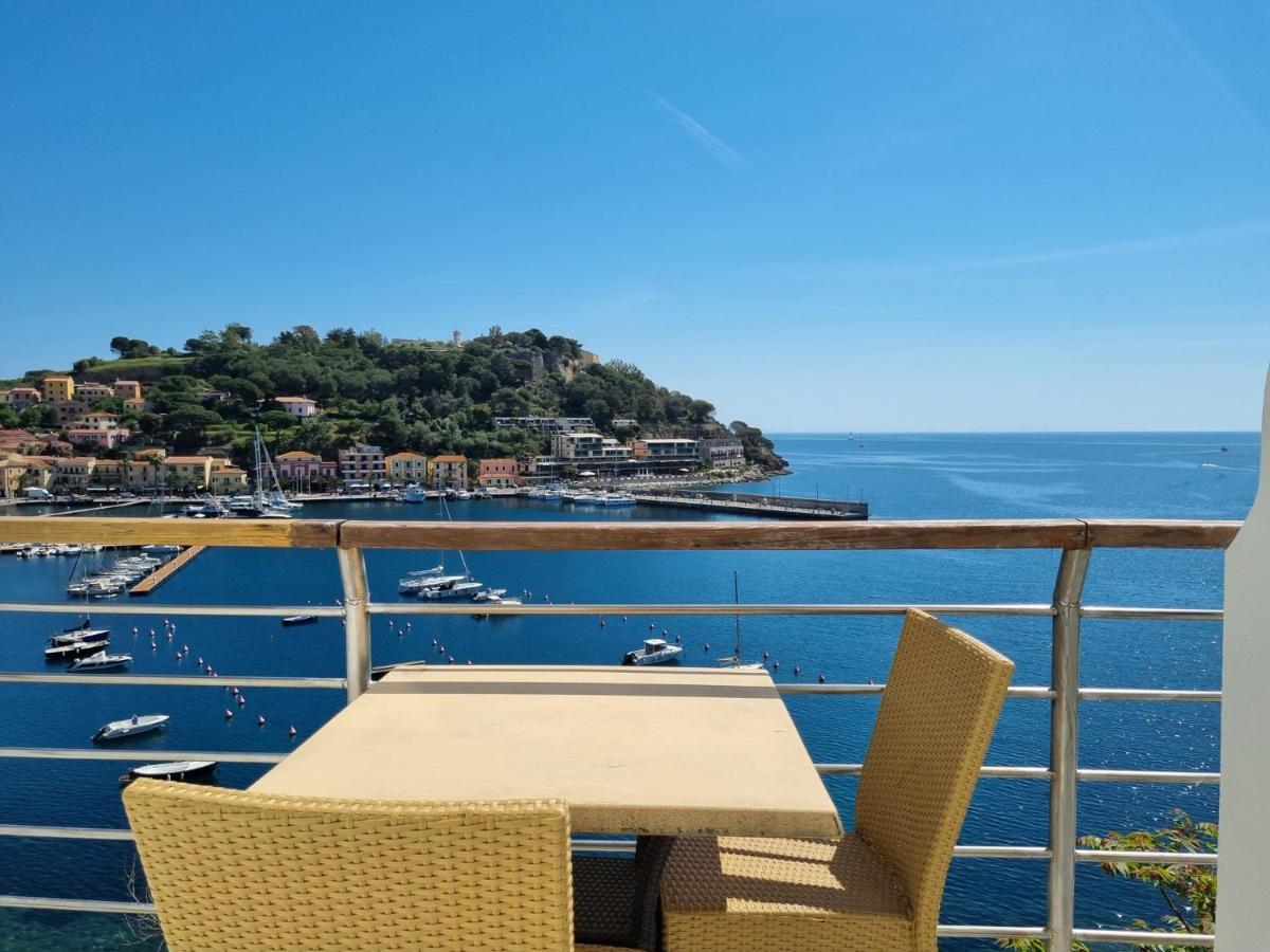 Hotel Plaza Porto Azzurro Exteriér fotografie