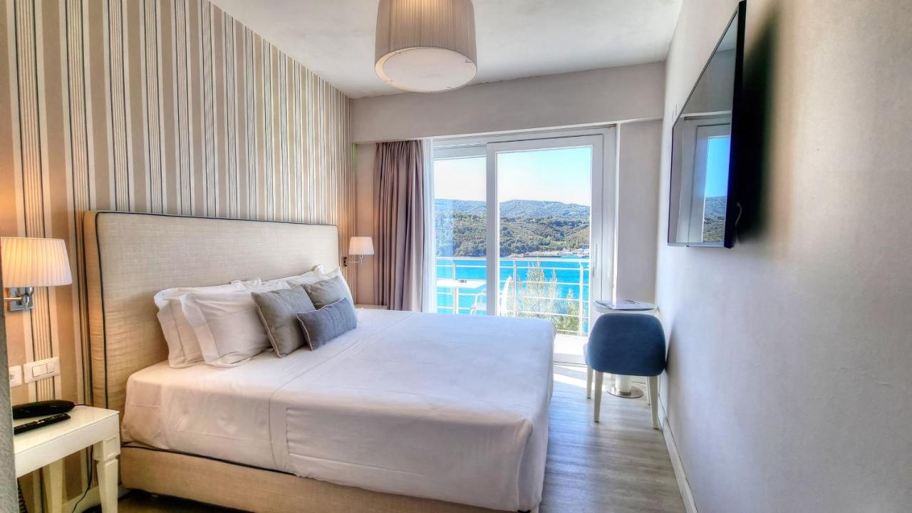Hotel Plaza Porto Azzurro Exteriér fotografie