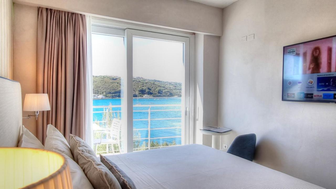 Hotel Plaza Porto Azzurro Exteriér fotografie