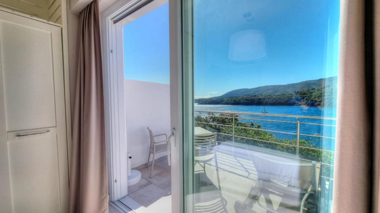 Hotel Plaza Porto Azzurro Exteriér fotografie