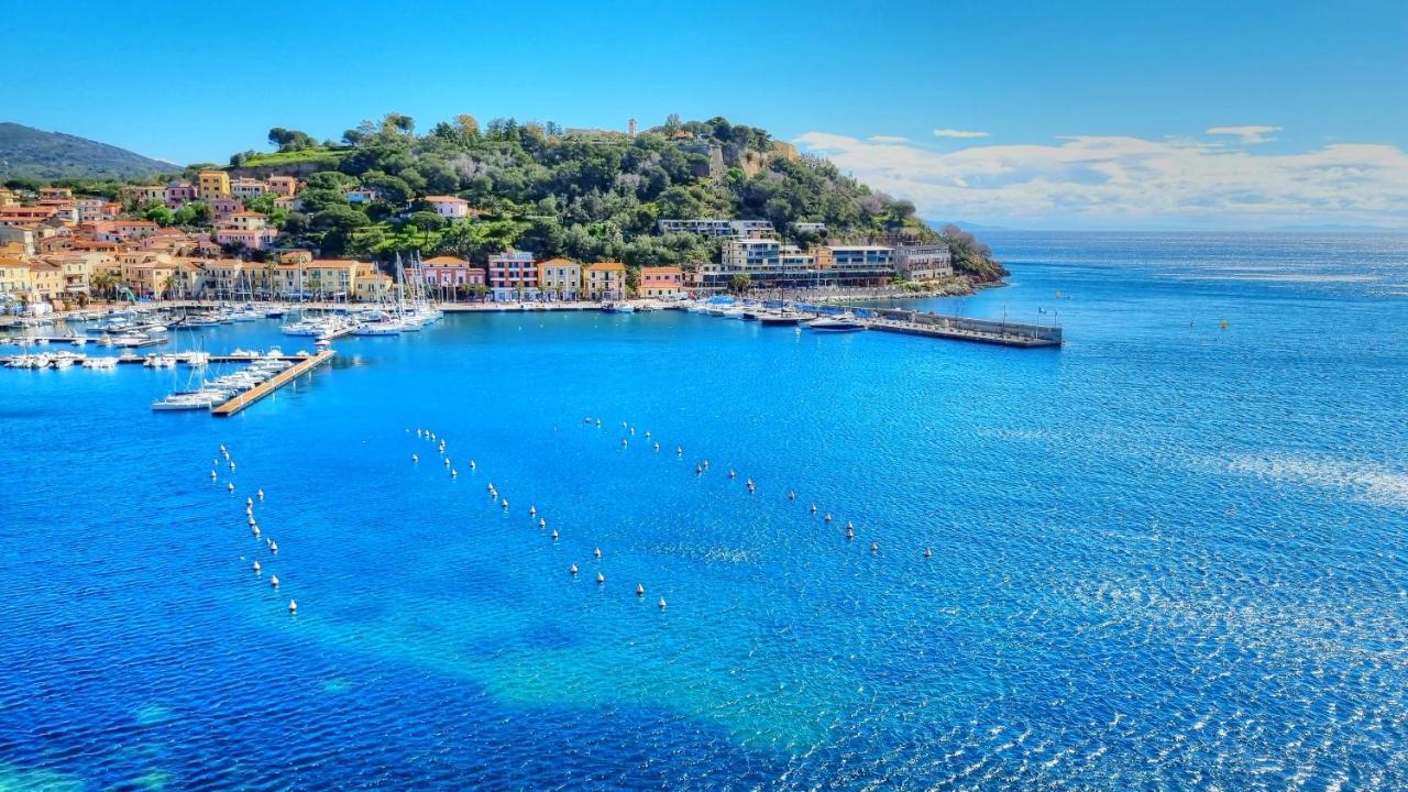 Hotel Plaza Porto Azzurro Exteriér fotografie