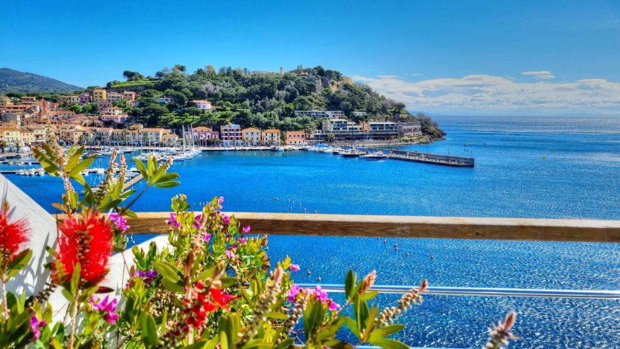 Hotel Plaza Porto Azzurro Exteriér fotografie
