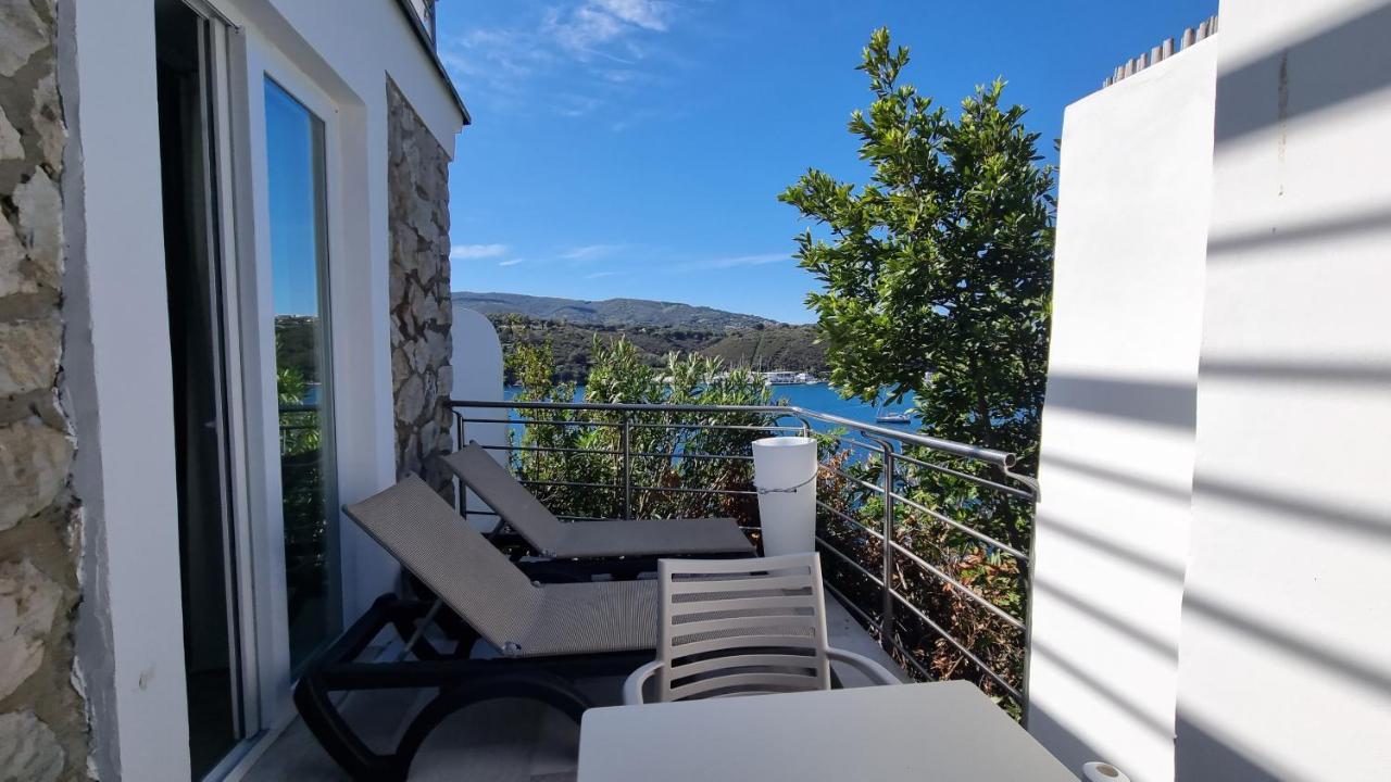 Hotel Plaza Porto Azzurro Exteriér fotografie