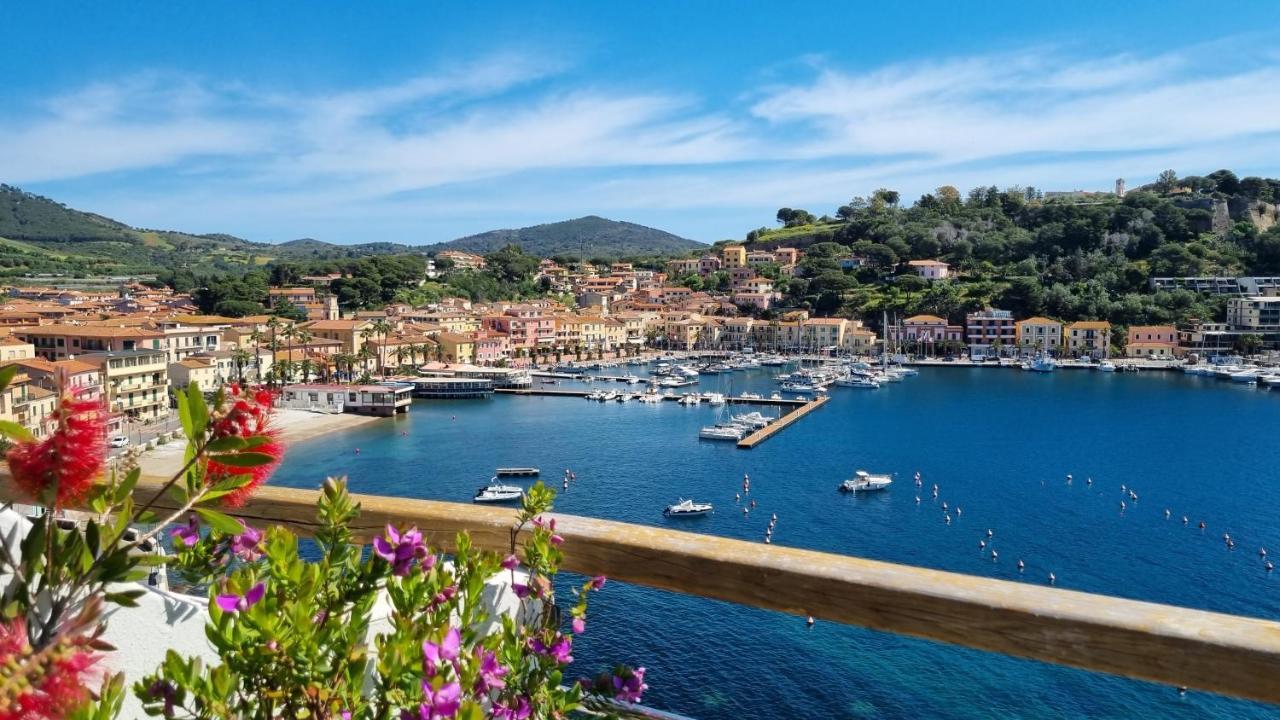 Hotel Plaza Porto Azzurro Exteriér fotografie