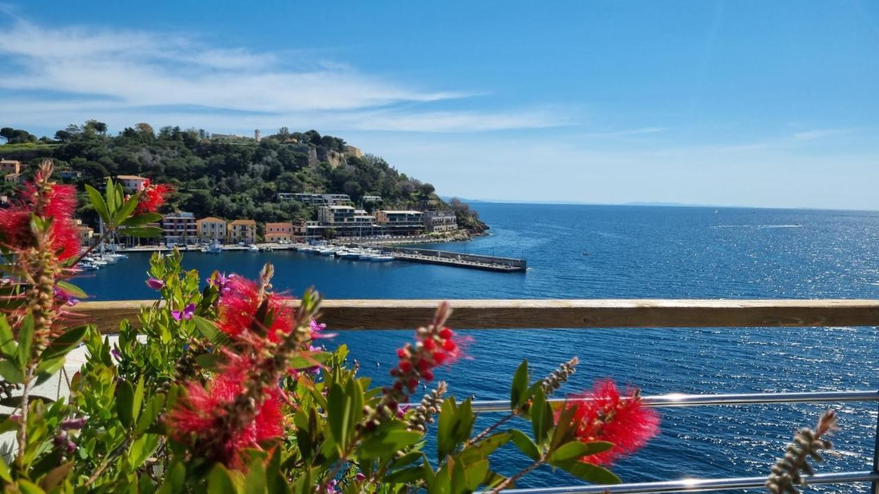 Hotel Plaza Porto Azzurro Exteriér fotografie