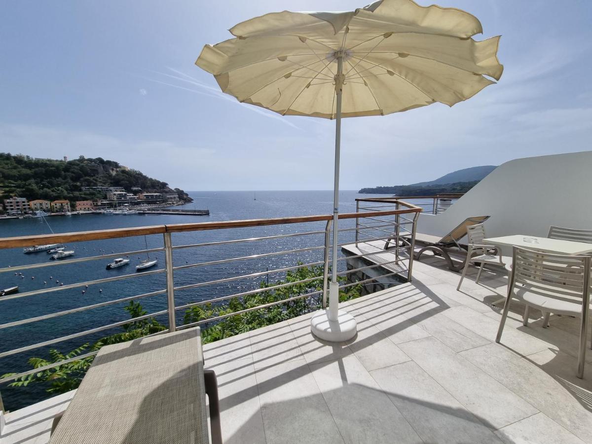 Hotel Plaza Porto Azzurro Exteriér fotografie