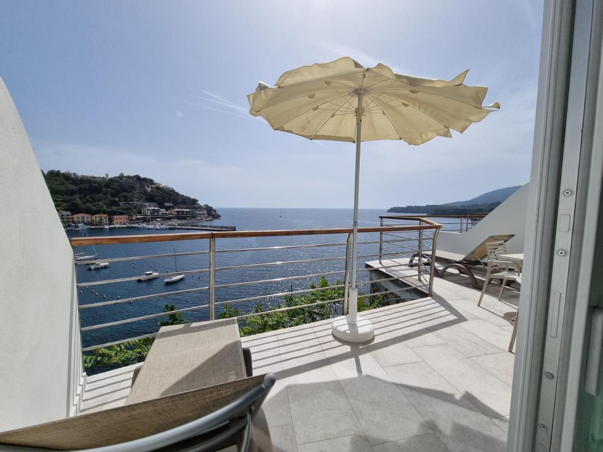Hotel Plaza Porto Azzurro Exteriér fotografie