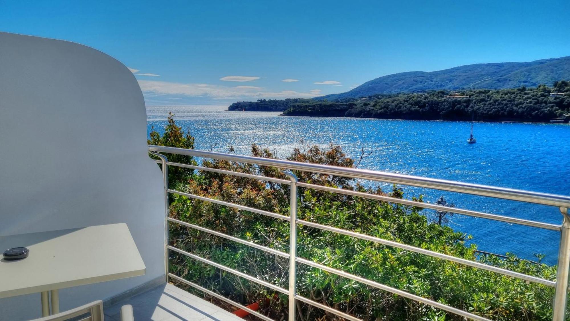 Hotel Plaza Porto Azzurro Pokoj fotografie