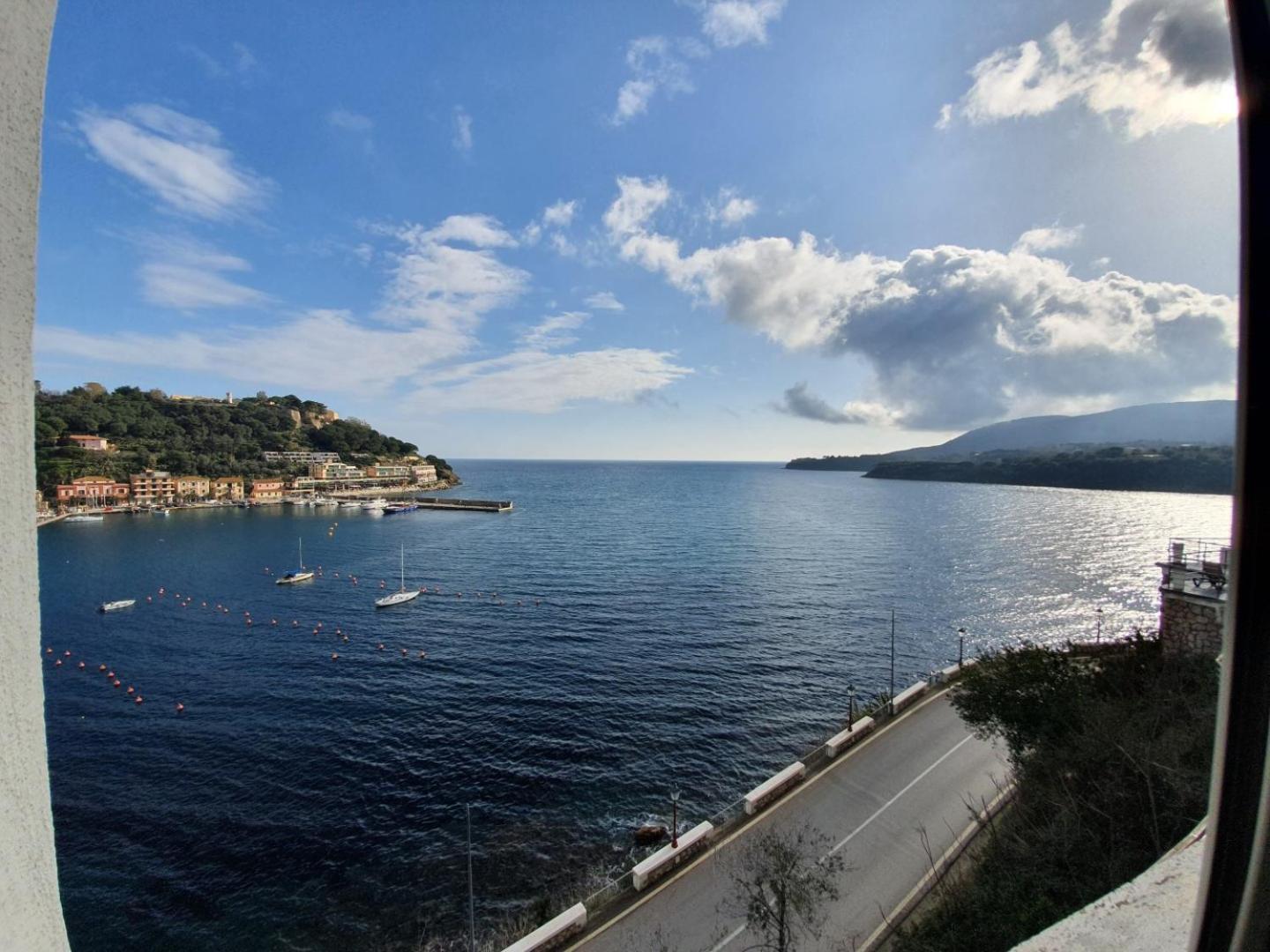 Hotel Plaza Porto Azzurro Pokoj fotografie