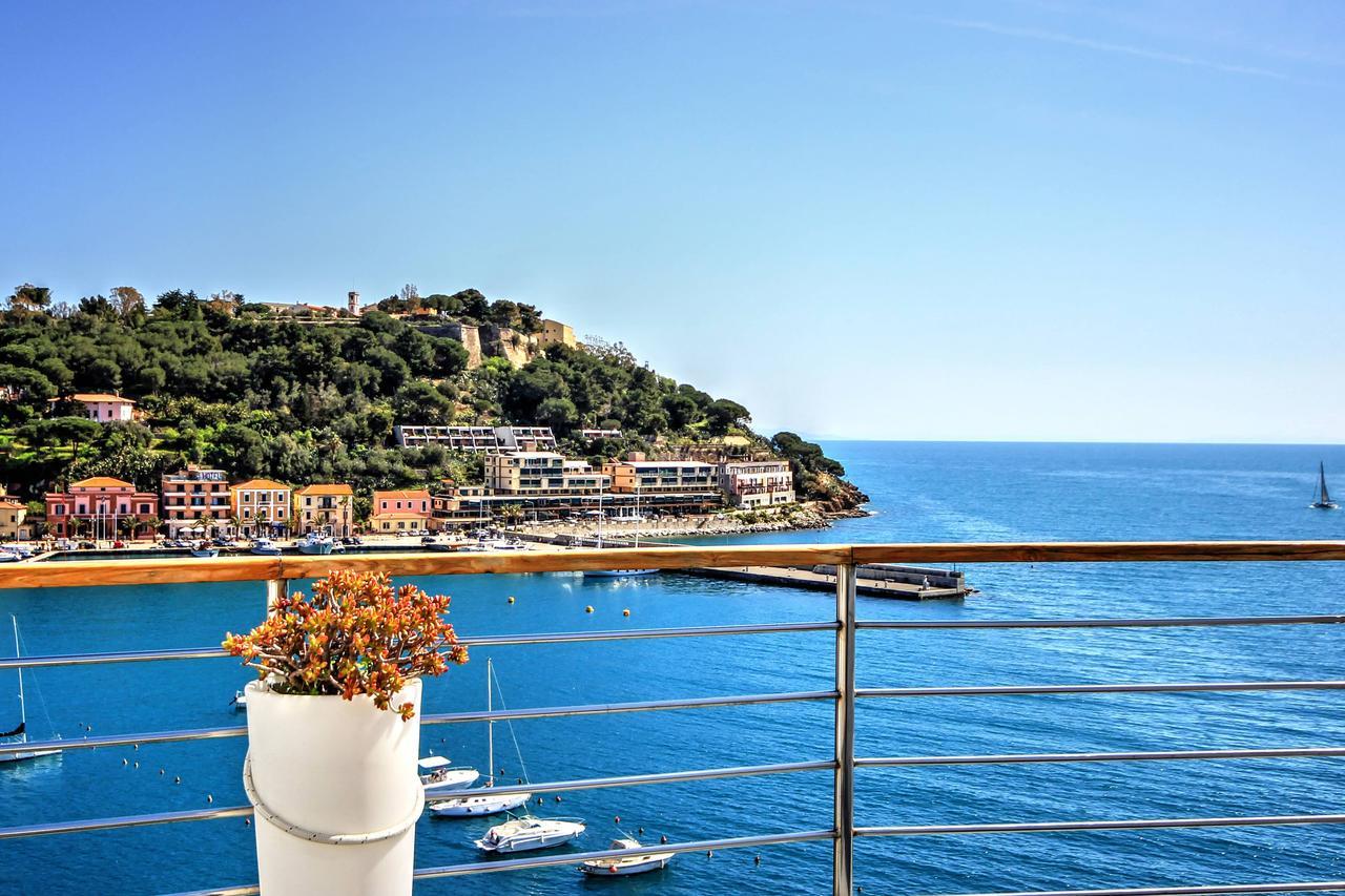 Hotel Plaza Porto Azzurro Exteriér fotografie
